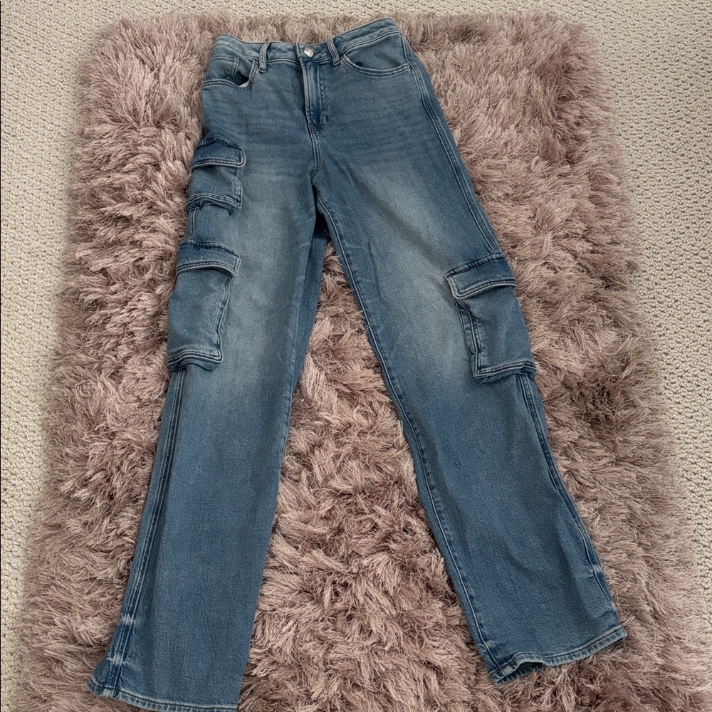 Express Light Blue Denim cargo Jeans
Size 2